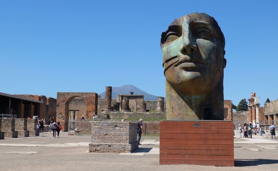 Sorrento: Pompeii Tour with guide, ticket & lunch included - Getting into Pompeii fast: tickets and the separate entrance