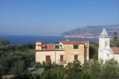 Sorrento Positano and Pompeii - Getting from Naples: pickup, port logistics, and comfort