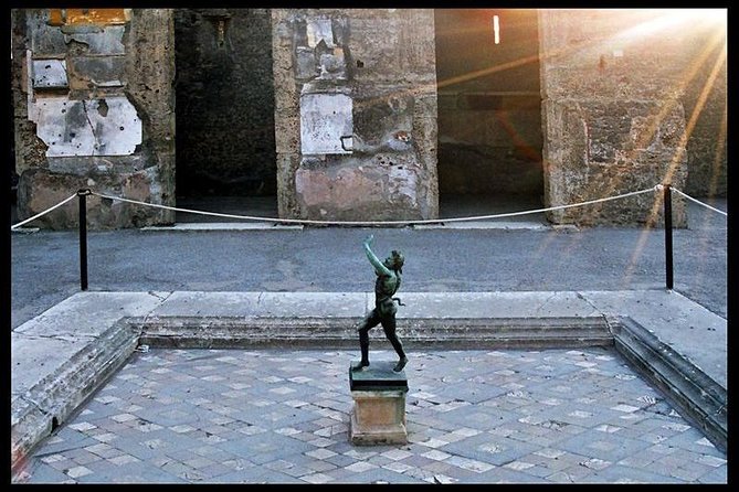 Sorrento Positano and Pompeii - Sorrento for one hour: easy streets, baroque corners, and cafe time
