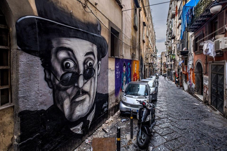 Street art tour of the Spanish Quarters & Maradona idol - Naples’ Spanish Quarters: where art and belief share the same wall