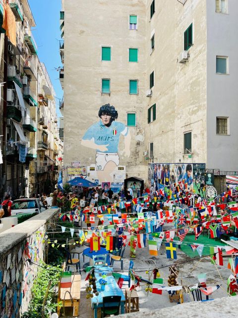 Street art tour of the Spanish Quarters & Maradona idol - The core route: seeing roughly 200 murals in a neighborhood-wide story