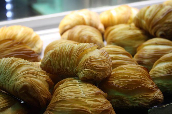 Tasty Naples Street Food Tour of MustEat Gourmet Specialties and MustSee Sites - Guides, Pace, and What Makes the Day Feel Worth It