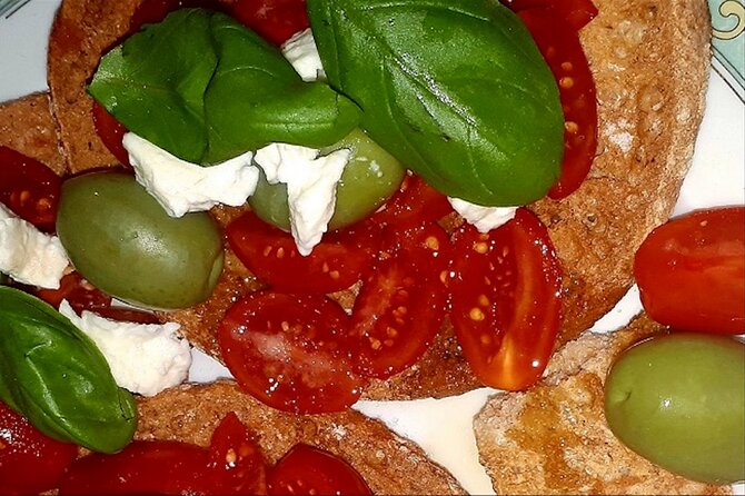 The Ultimate Neapolitan Cooking Class with Local - Meeting at Viale Privato Farnese and getting to Giuseppe’s home