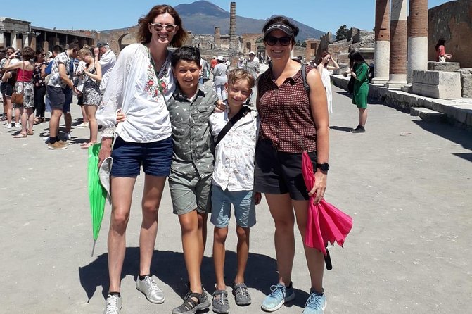 Tour of Pompeii for families with Transfer from Naples & Sorrento - Stop 3: Casa del Menandro (A standout domus you can actually picture)