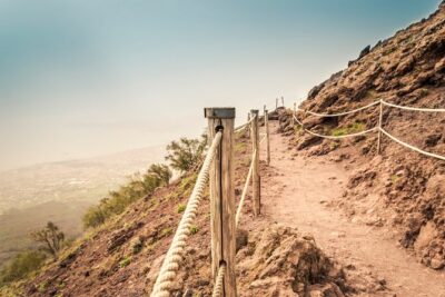 Tour on Vesuvius with wine tasting - Crater rim time: free hiking plus a guide through Vesuvius National Park