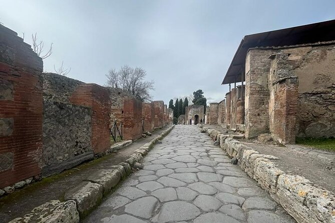 Tramvia Napoli Daily Trip to Pompeii Ruins - Naples to Pompeii with Tramvia: what the pickup really means