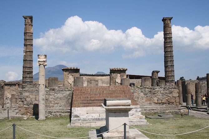 Tramvia Napoli Daily Trip to Pompeii Ruins - Pompeii’s ruins: houses, taverns, and mosaics (what you’ll actually do)