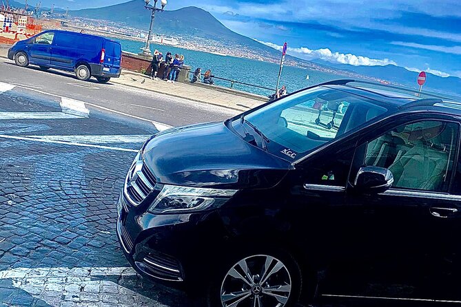 Transfer from naples airport to naples city - What the pickup looks like at Naples Airport