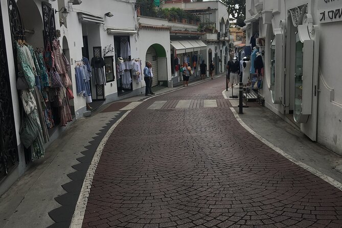 Transfer from Naples to Positano with a stop at Pompeii or Positano to Naples - FAQ