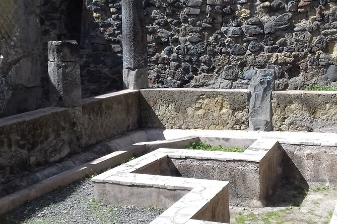 Transfer From Naples Train Station/area to Sorrento 2hr stop in Herculaneum - Why the Buildings Look So Intact: Mud, Pyroclastic Material, and Pappamonte