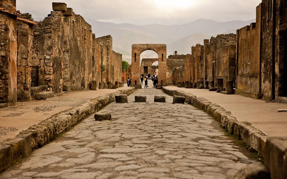 Transfer from Positano to Naples & 2hr stop at Pompeii site - FAQ