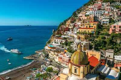 Transfers from Naples to Sorrento Positano Amalfi Ravello Maiori - Ride comfort: Mercedes sedan or minivan, plus Wi-Fi and water