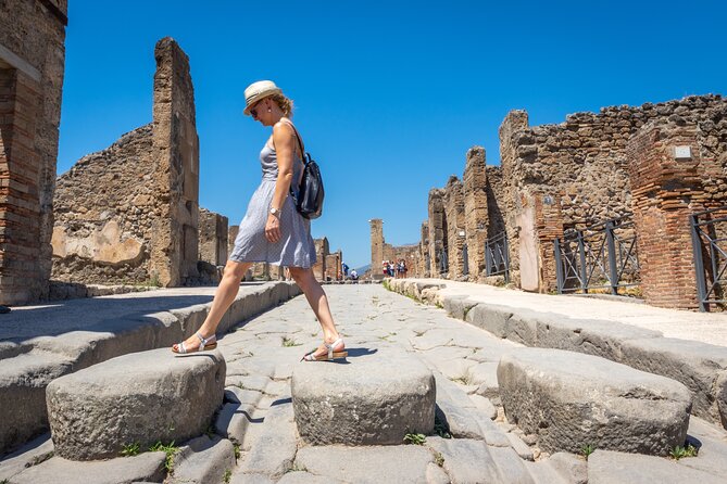 Vesuvio Gran cono + Wine Tasting & Lunch + Transfer from Naples - Price and value: why this package can work better than DIY