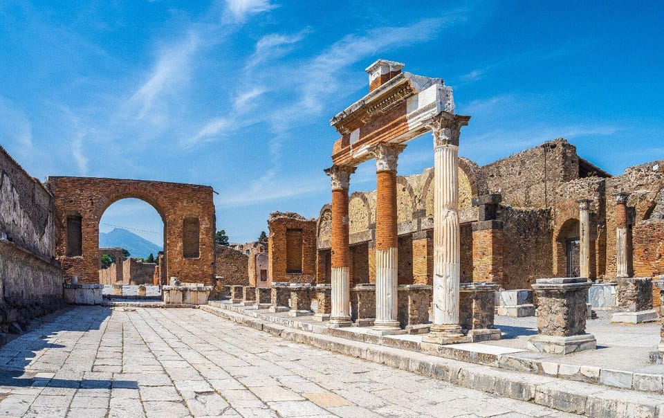 Vesuvius - Herculaneum - Pompeii Excavations Tour - Guides and Stories: How to Make the Ruins Feel Personal