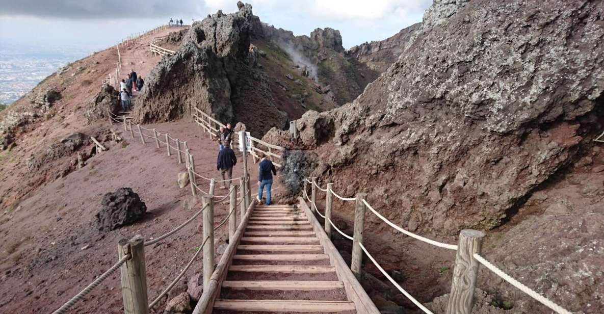 Vesuvius: Skip-the-line tickets with round trip transport - Crater Time on the Volcano: How 1h30 to 2h Feels in Real Life