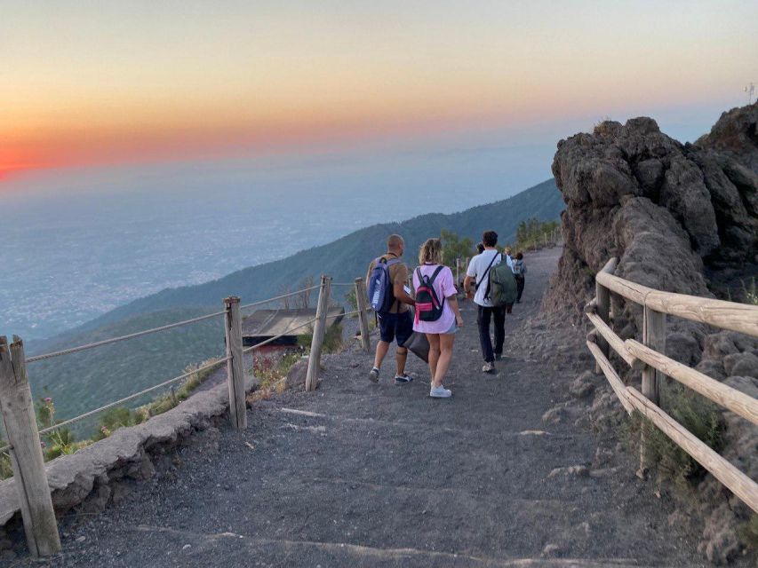 Vesuvius: Skip-the-line tickets with round trip transport - Round-Trip Shuttle Up Vesuvius: 30 Minutes That Save Your Legs