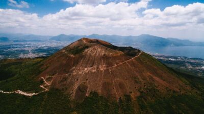 Vesuvius Volcano Experience: from Naples, Pompeii and Rome - Getting there: coach legs from Rome and the included Naples transfer
