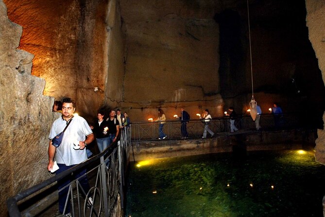 Visit to the Lapis Water Museum in Spanish - From Piazza Dante to the Underground: The Timing and Feel
