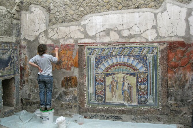 Walking Tour of Herculaneum with Local Guide - Vestibolo della Palestra and Terme Del Foro: gym and baths